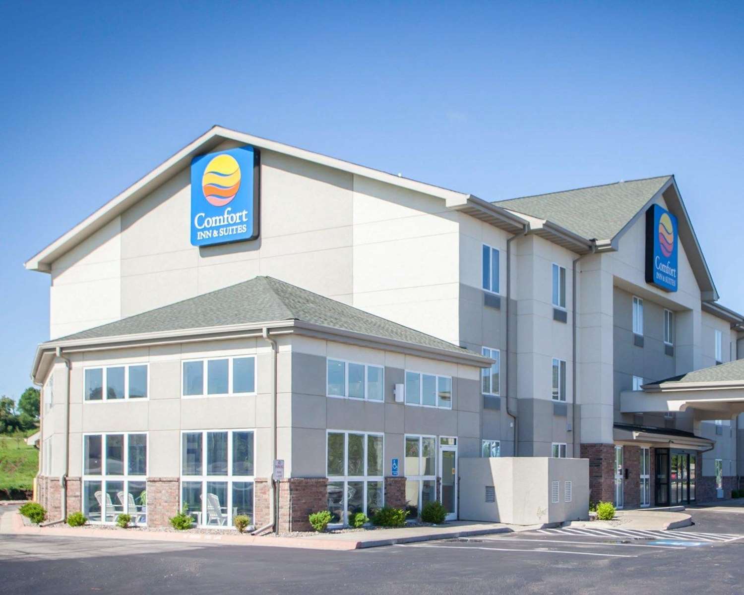 Comfort Inn and Suites Harrisonville 46/48