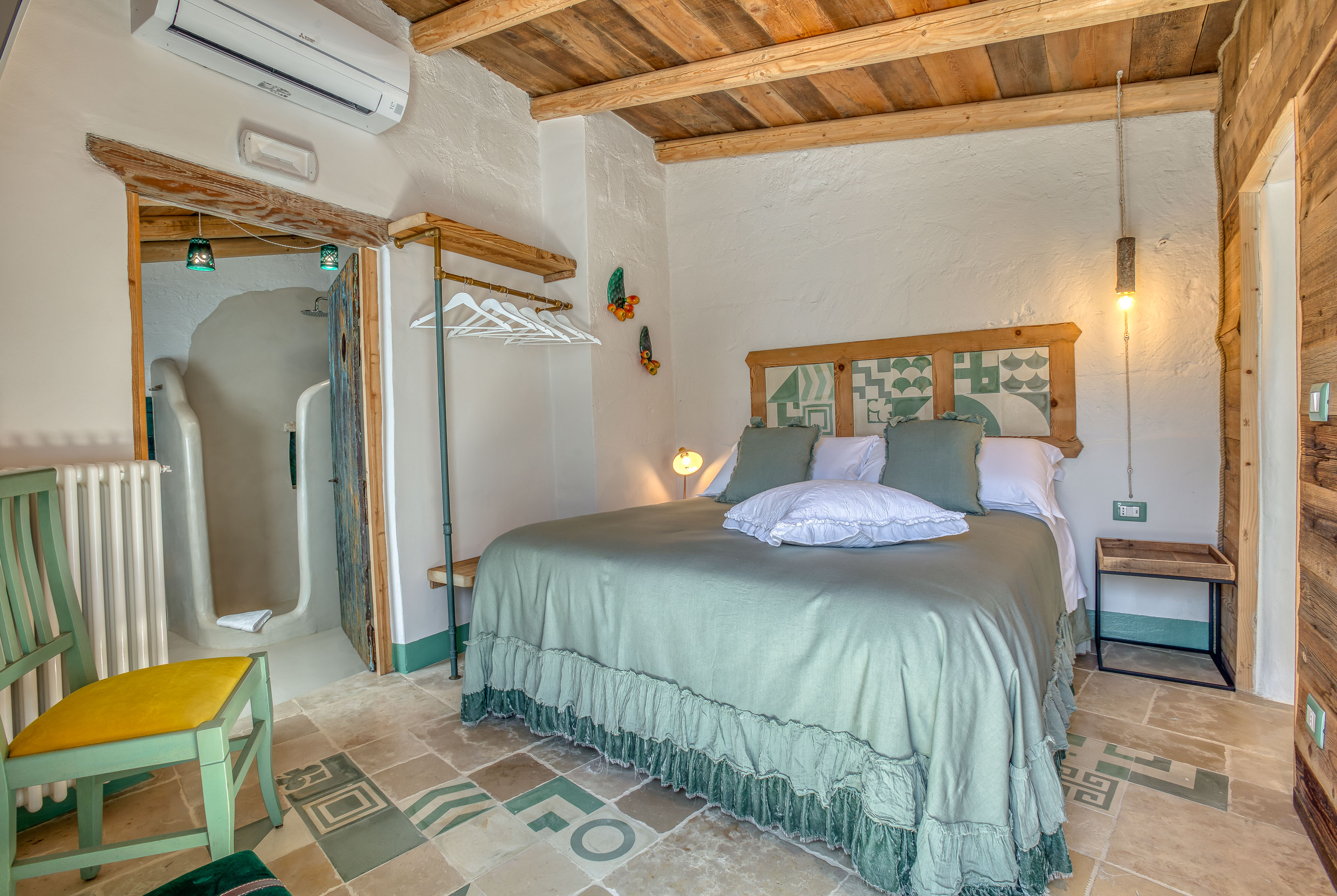 3 Bedrooms, with Pool