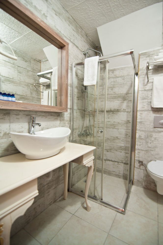 Vali Konak Hotel 64/65