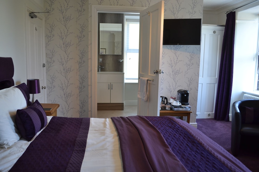 COED-Y-FRON GUEST HOUSE 11/30