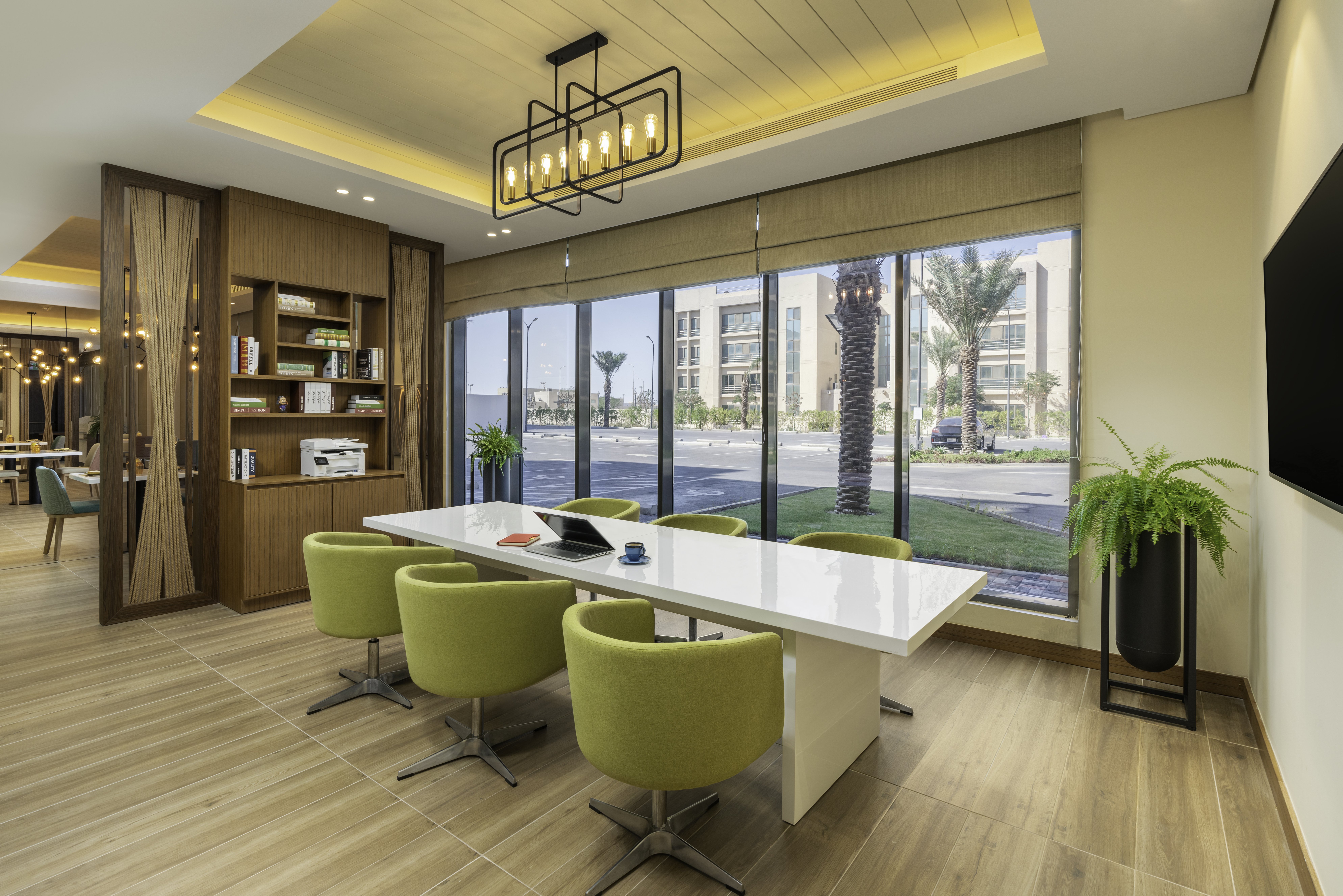 هوليداي إن آند سويتس - الجبيل(Holiday Inn & Suites Al Jubail) 48/72