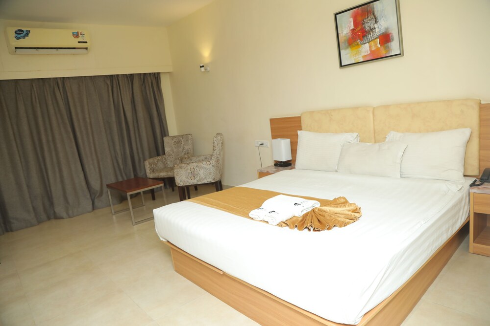 Hotel Reemz 8/32
