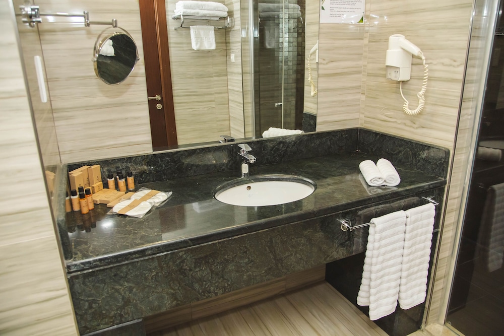 Superior, King Bed, Sea View, JRW Welmond Hotel & Casino Batumi 5/6