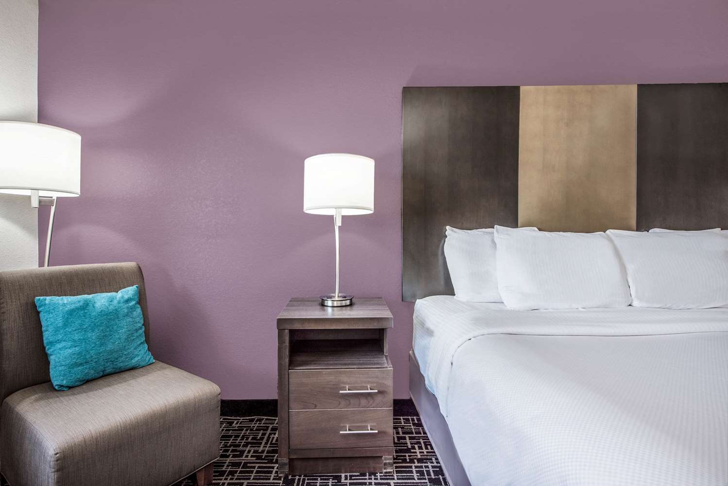 La Quinta Inn & Suites by Wyndham Fairborn Wright-Patterson 25/50