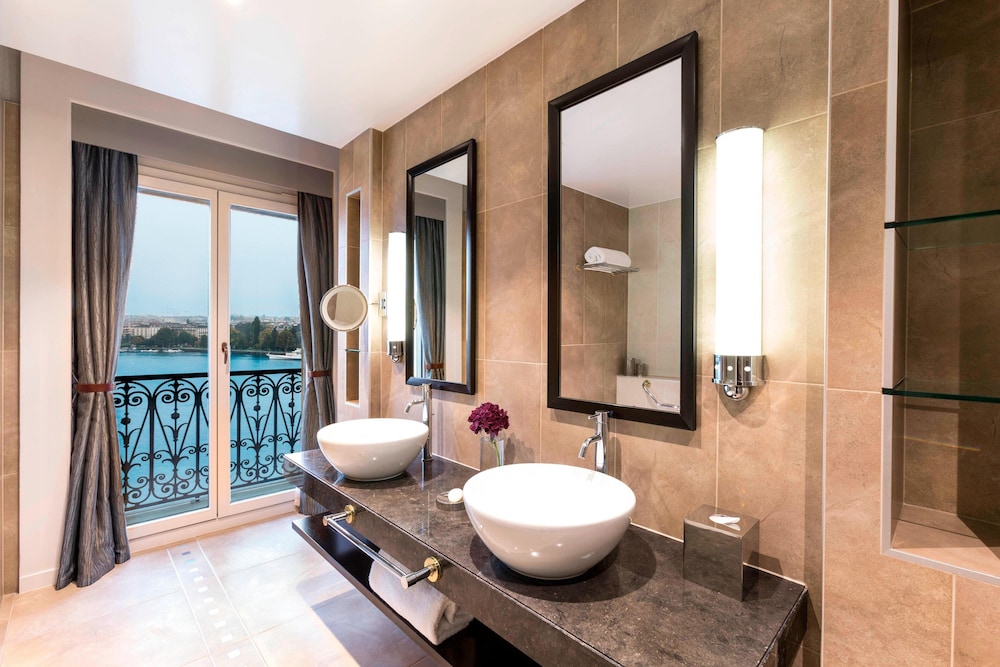 THE RITZ-CARLTON HOTEL DE LA PAIX GENEVA 16/45