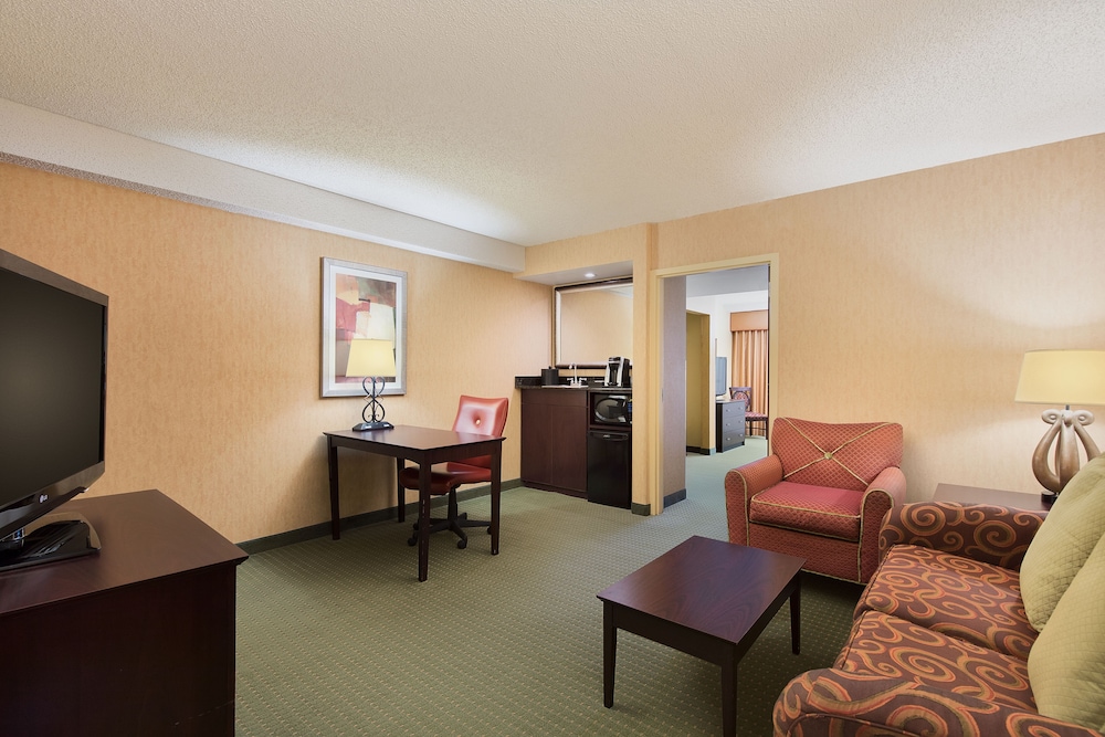 University Plaza Hotel and Convention Center Springfield 32/51