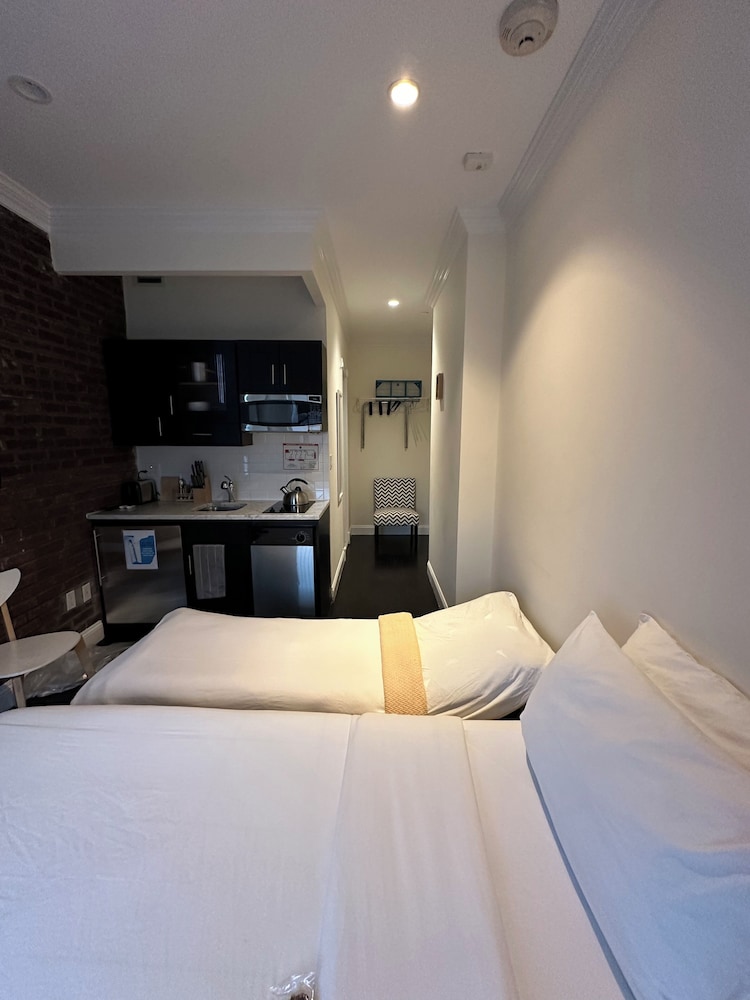 East Village Hotel 11/50