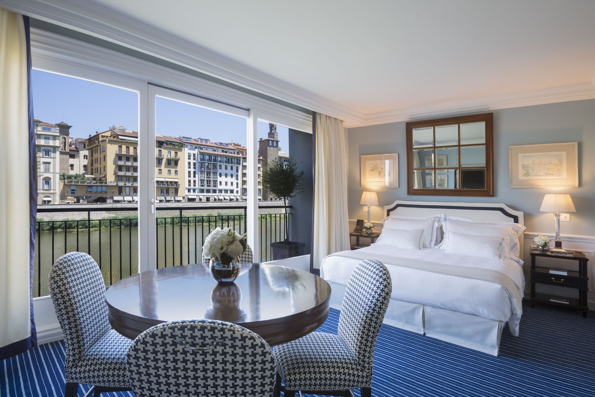 SIGNATURE, SUITE