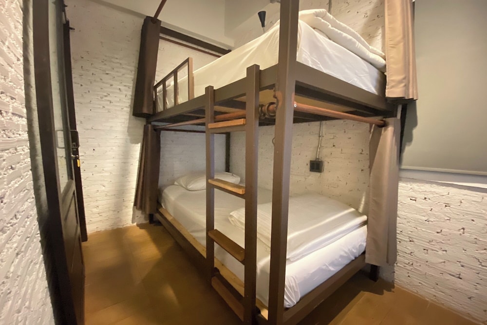 غرفة بأربعة أسرّة وسرير بطابقين، Yindee Travellers Lodge 4/5