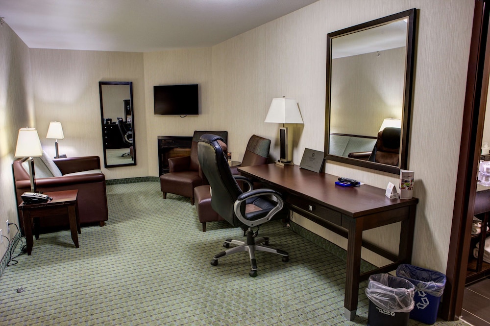 Coast Lethbridge Hotel and Conference Centre 40/50