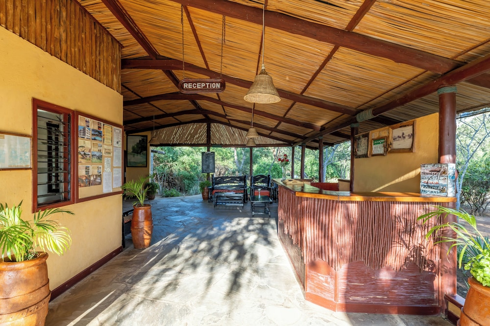 Sentrim Tsavo Lodge 6/42