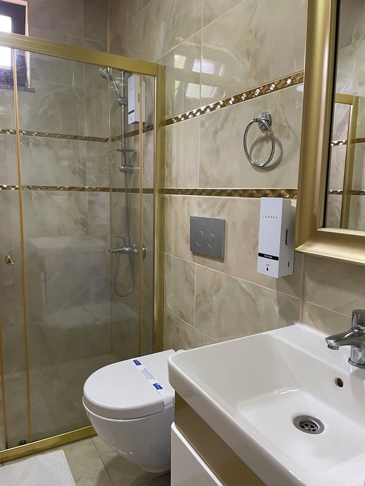 Pugari Otel 38/40