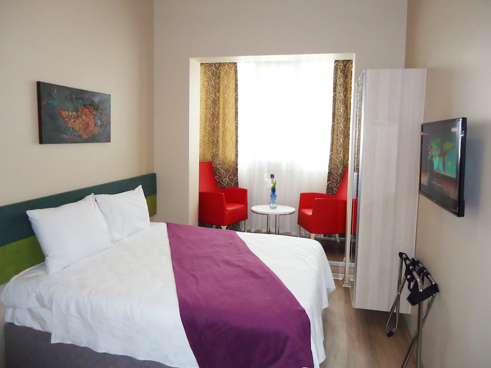 Apart 57 Taksim Harbiye 8/24