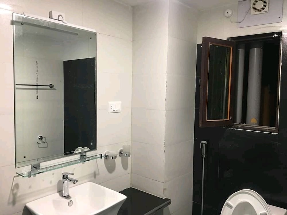 Hotel Glory 18/18