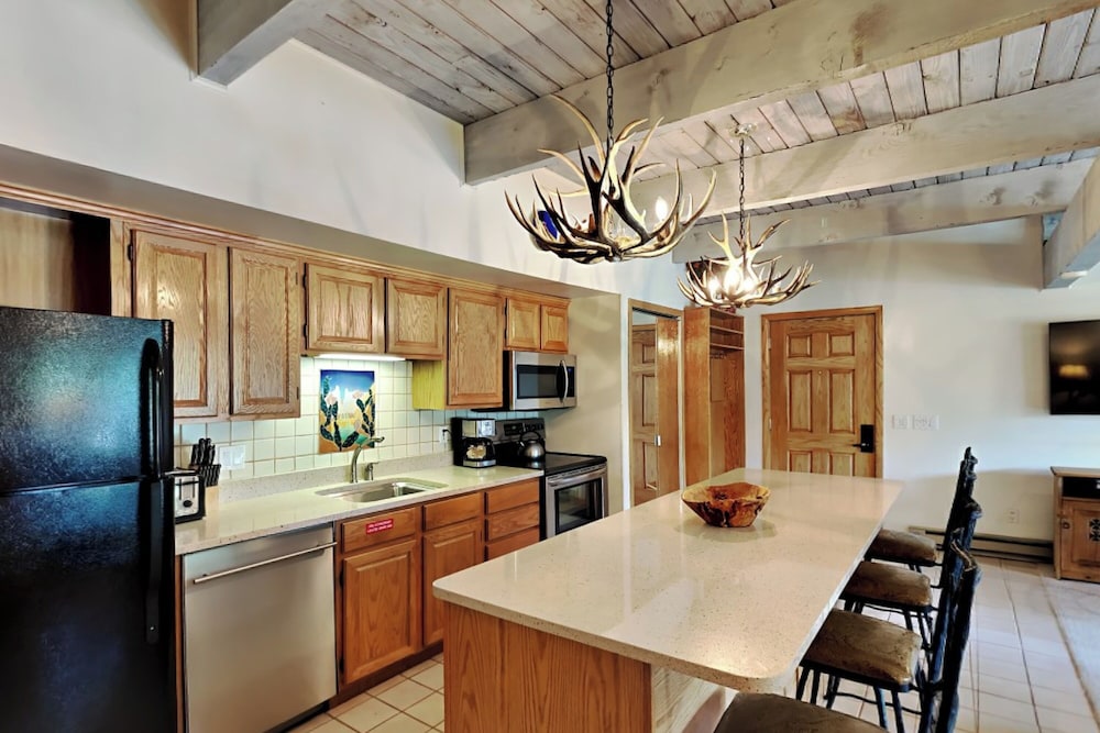 Timberline Condominiums 64/81