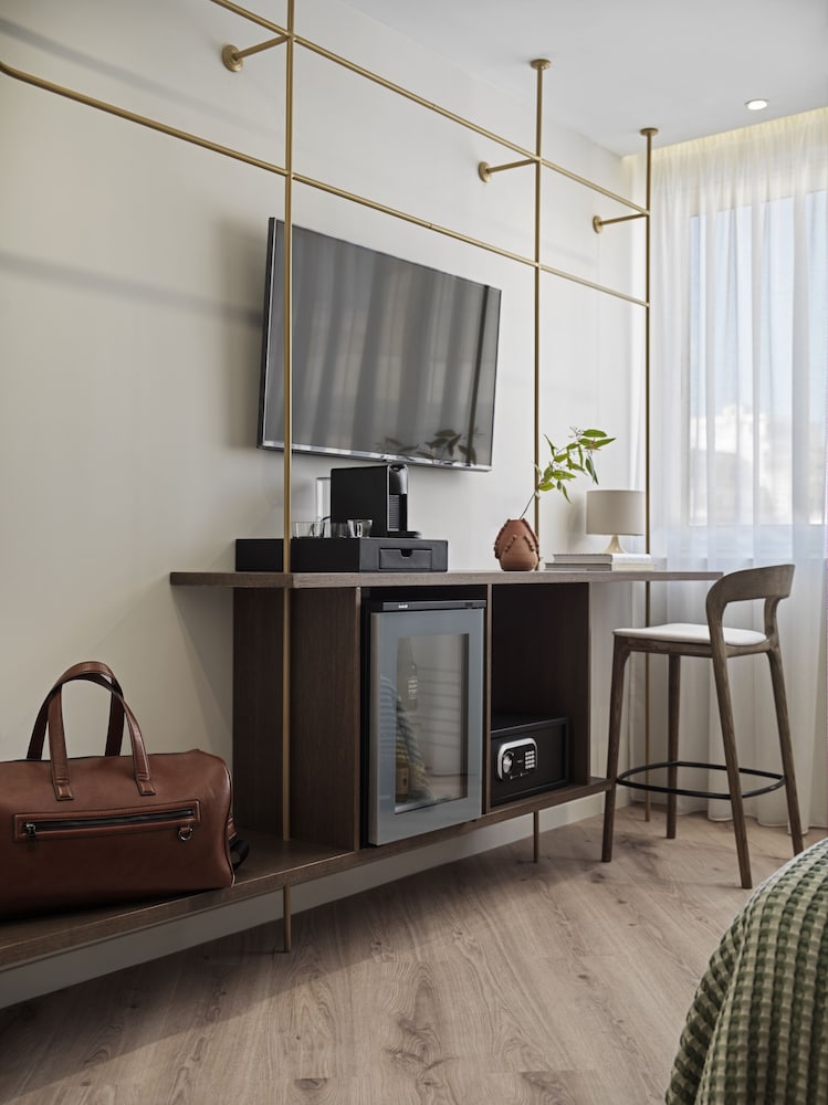 The Lekka Hotel 43/49