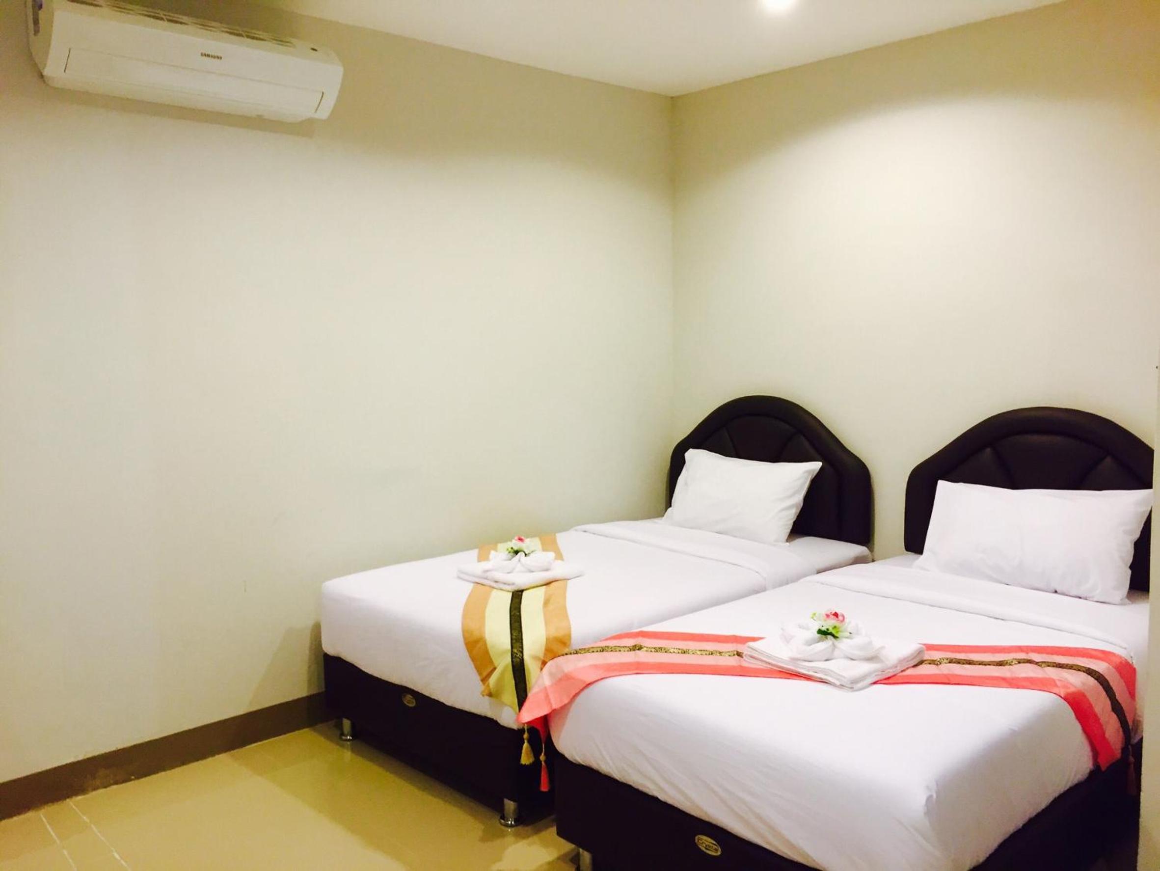 Economy, Twin Beds