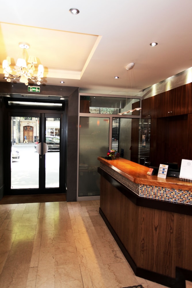 Alane Hotel 5/57