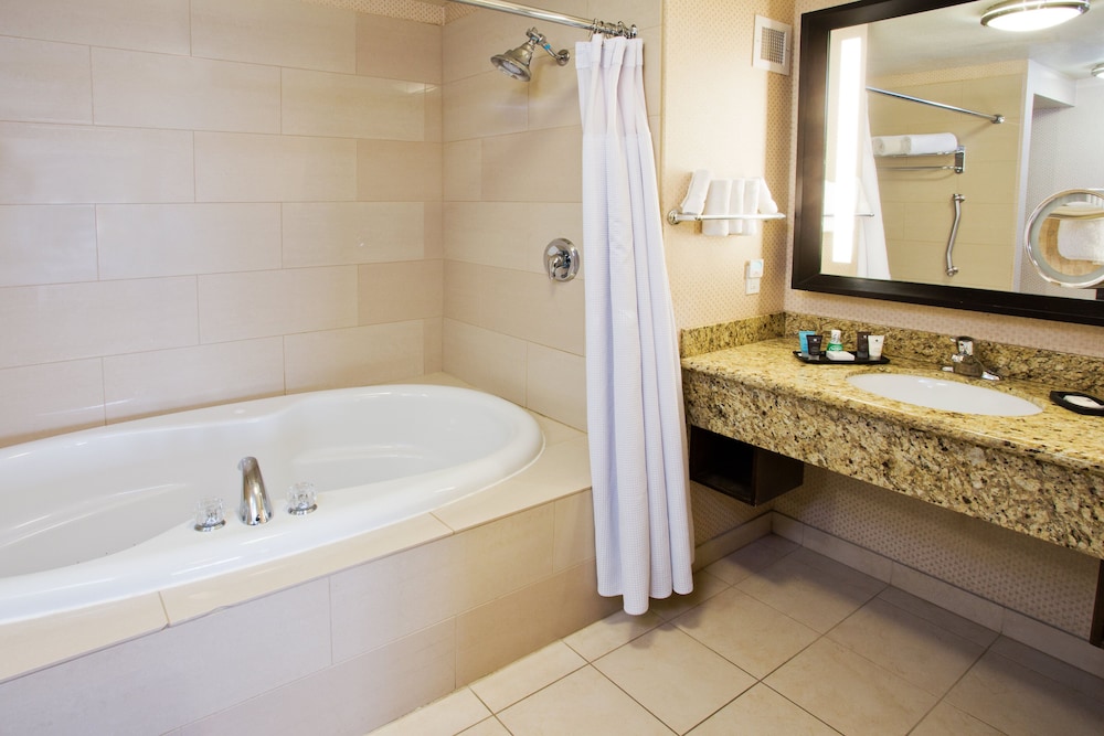 Crowne Plaza Anchorage-Midtown 17/78