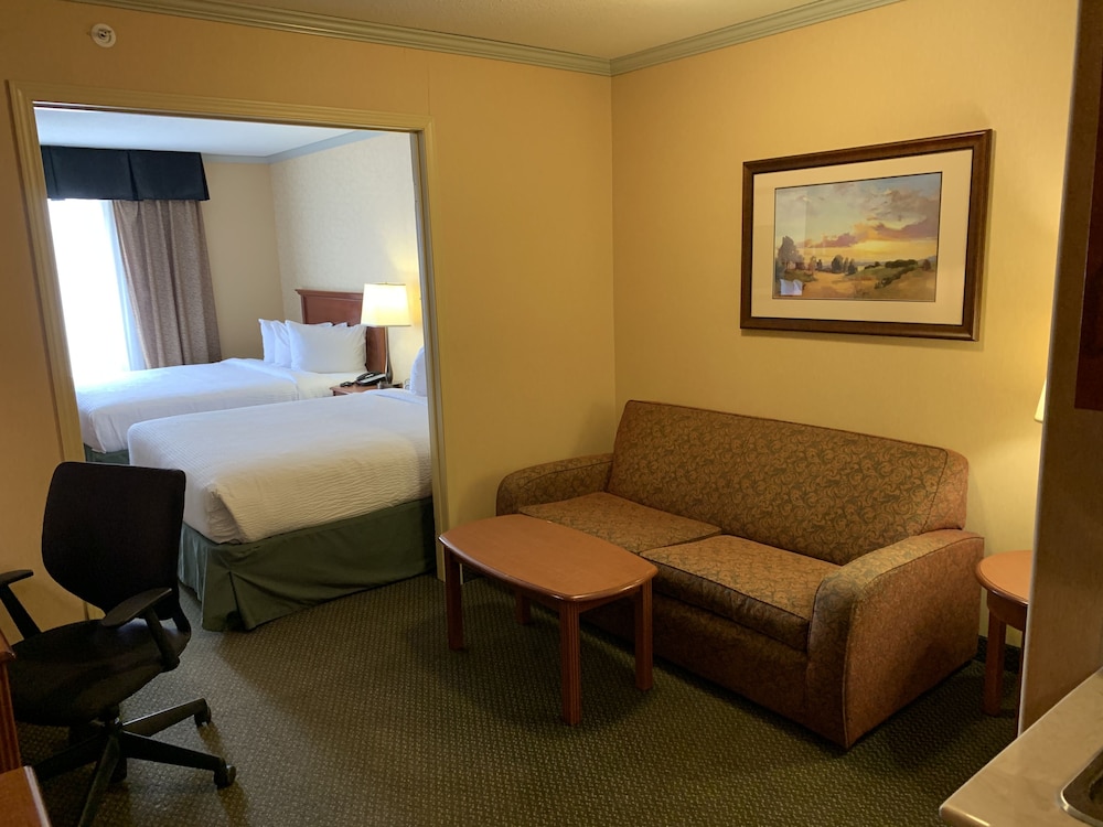 Merit Hotel And Suites 24/66
