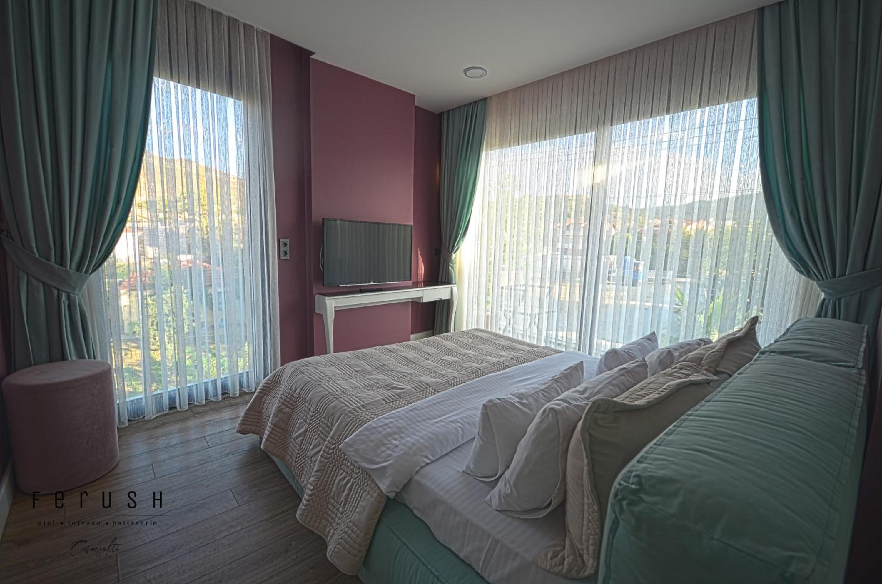 جناح عائلي بشرفة، Ferush Otel 2/10