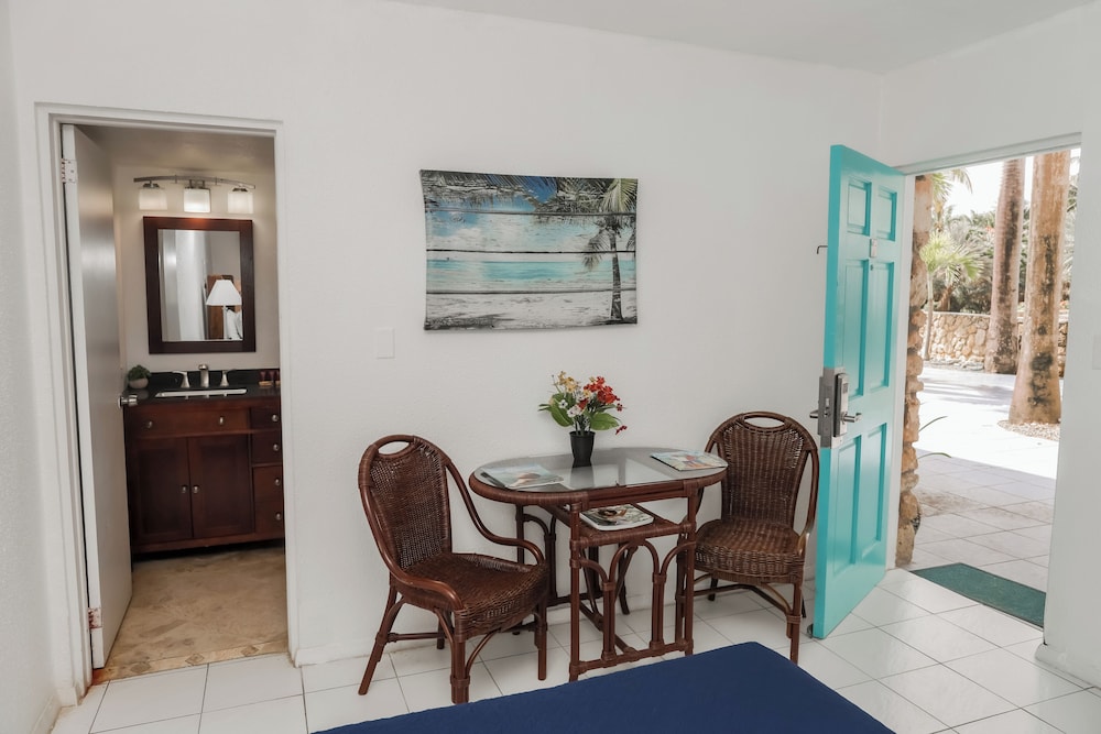 THE PALMS AT PELICAN COVE 39/66