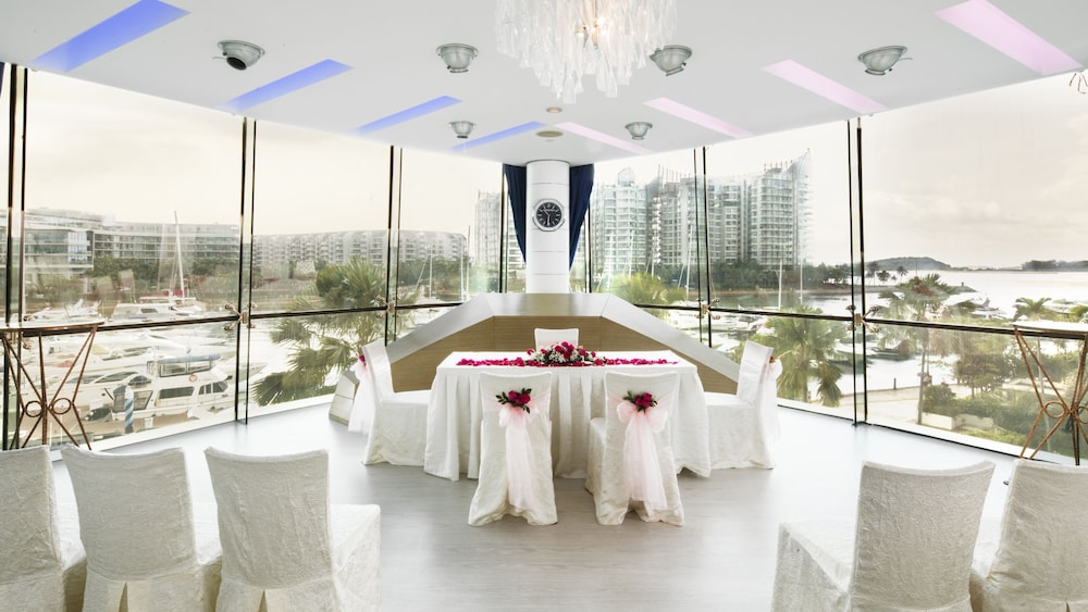 One 15 Marina Club 28/66