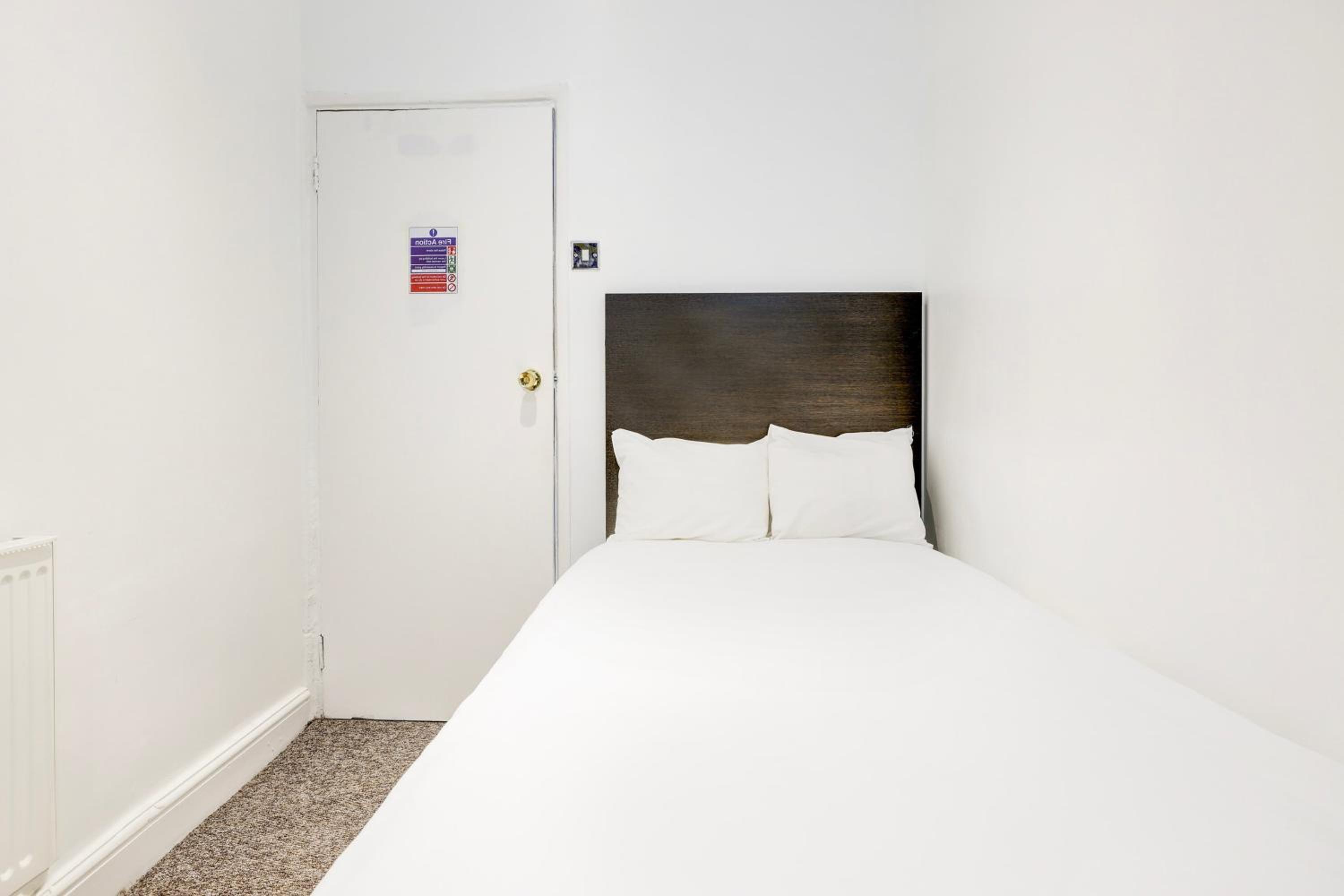 غرفة قياسية رباعية، London Shelton Hotel, Finsbury Park 3/6