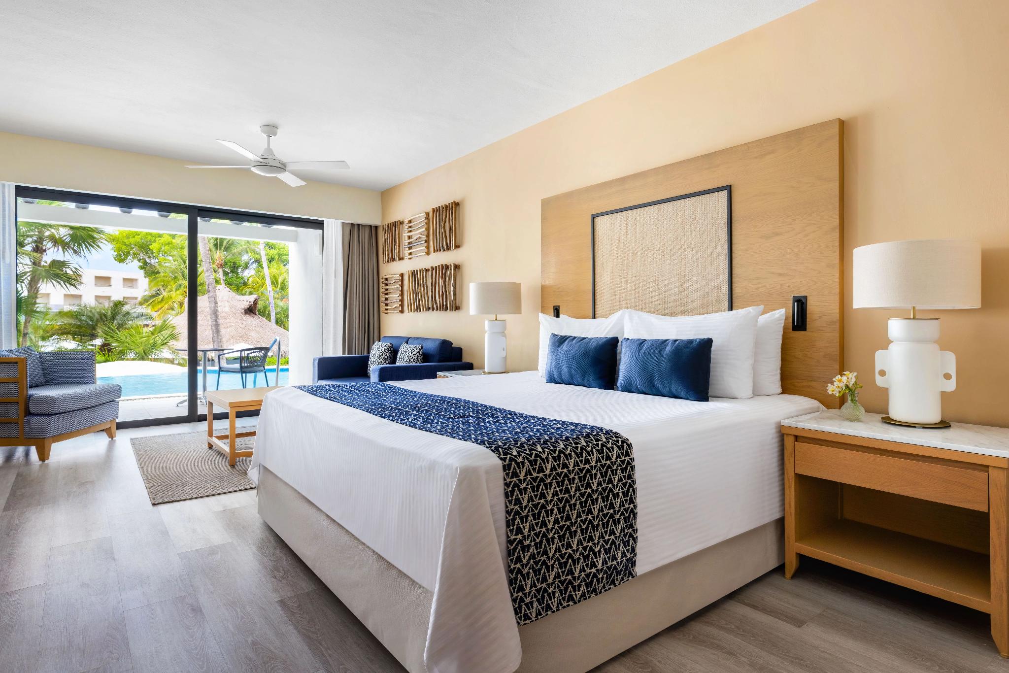 Swim Up, Junior Suite, Pool View