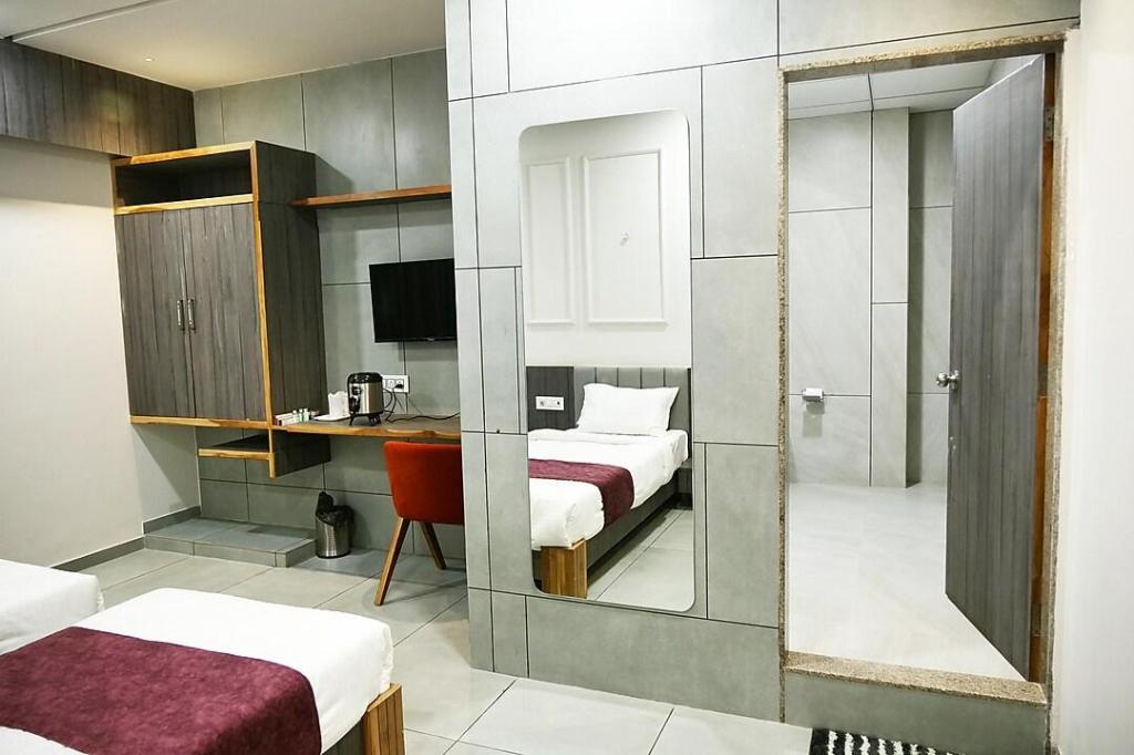Hotel Sweet Time Restaurant Banquet and Rooms 24/27