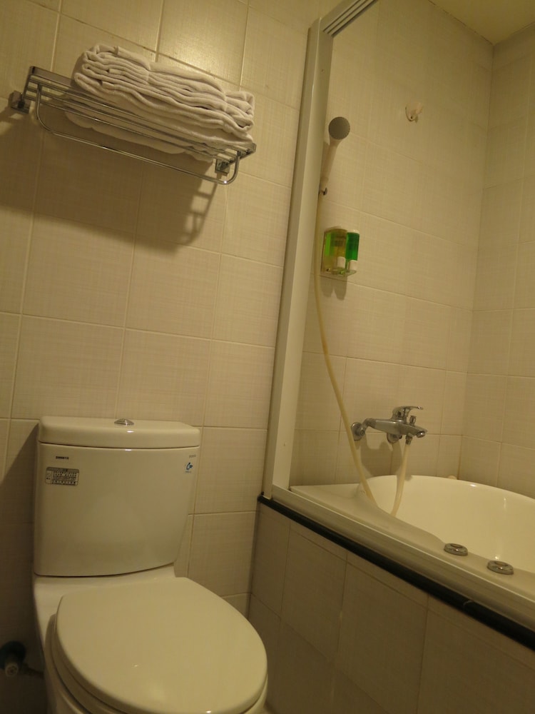Tan Hui Hotel 41/46