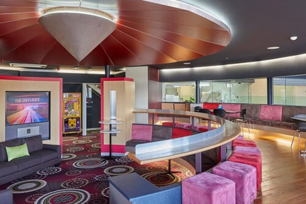 Foreshore Hotel 48/71