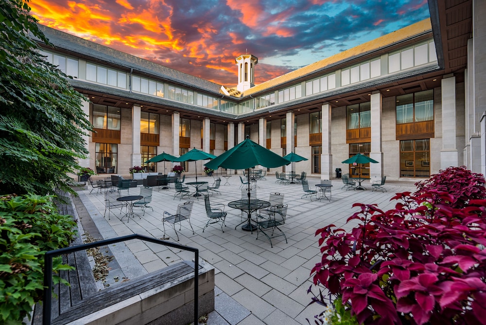 The Charles F Knight Executive Education Conference Center 16/30