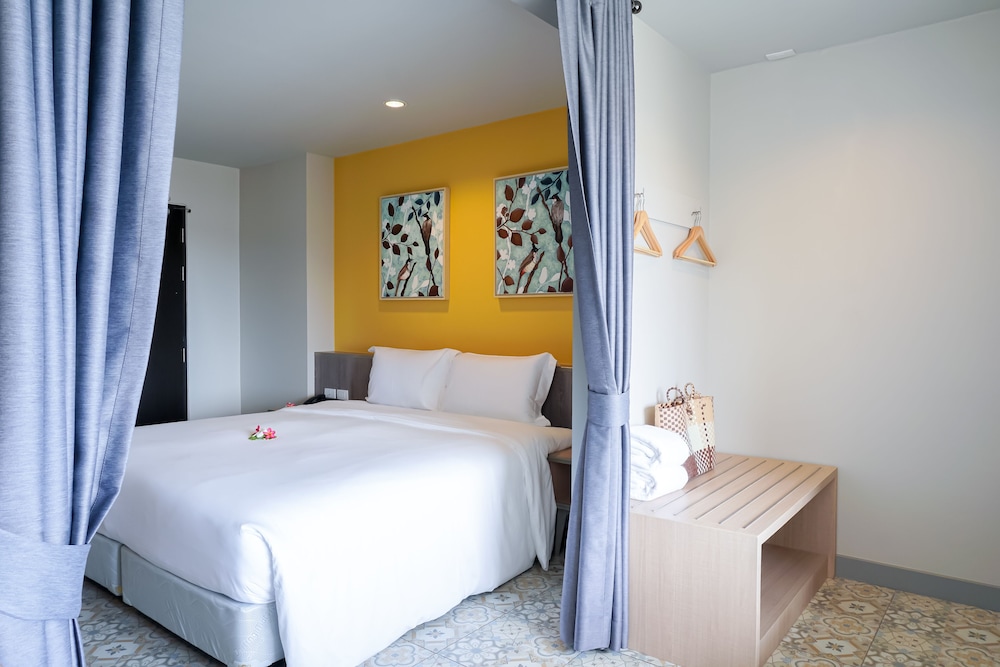 Recenta Suite Phuket Suanluang 20/50