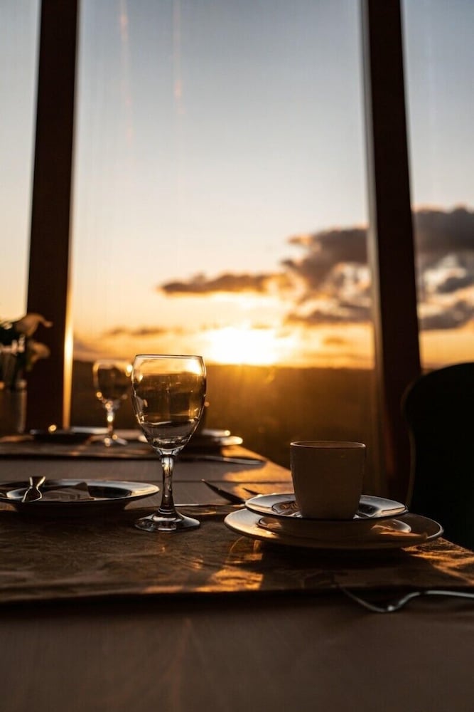 HOTEL RF VISION restaurante giratorio 37/50