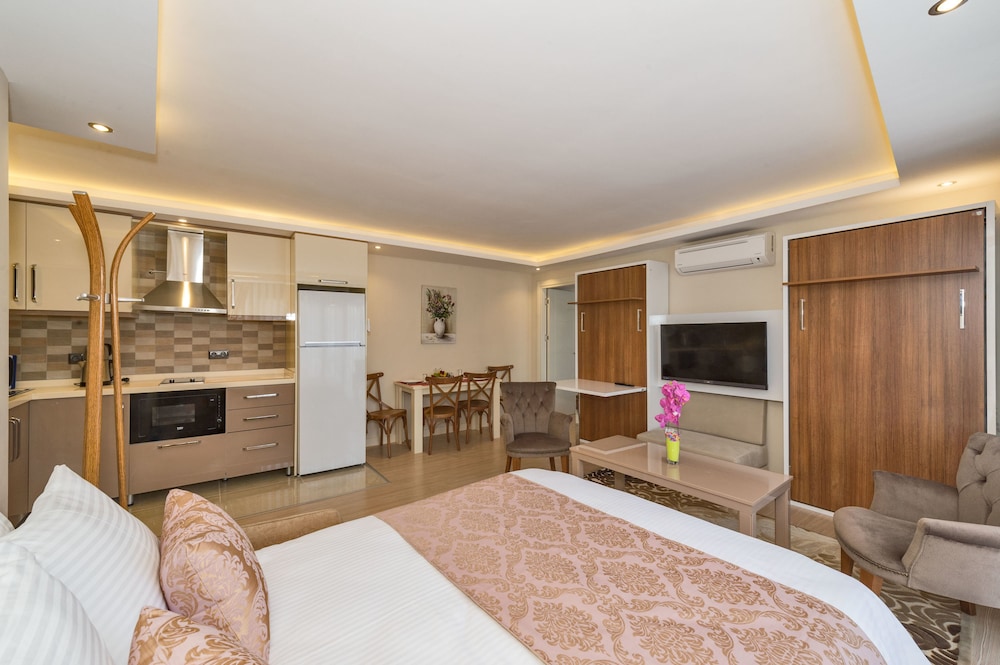 Gen Suites 19/50