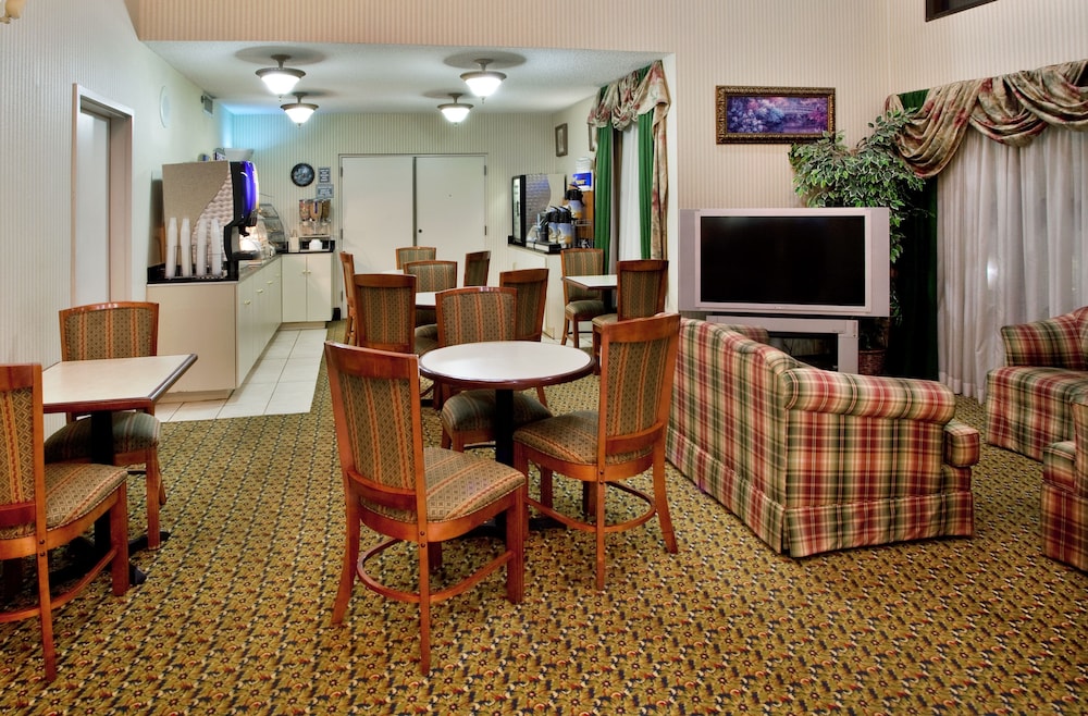 Holiday Inn Express Anderson-I-85 Exit 27-Hwy 81 21/34