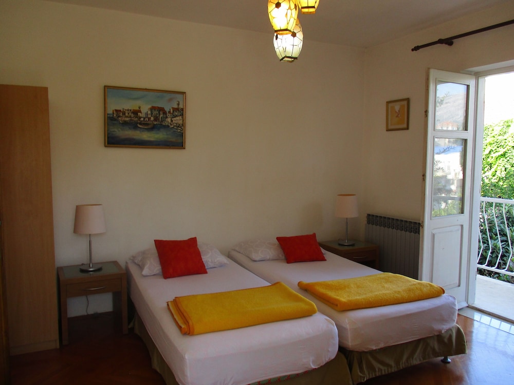 HOTEL APARTMENTS IVICA 8/50