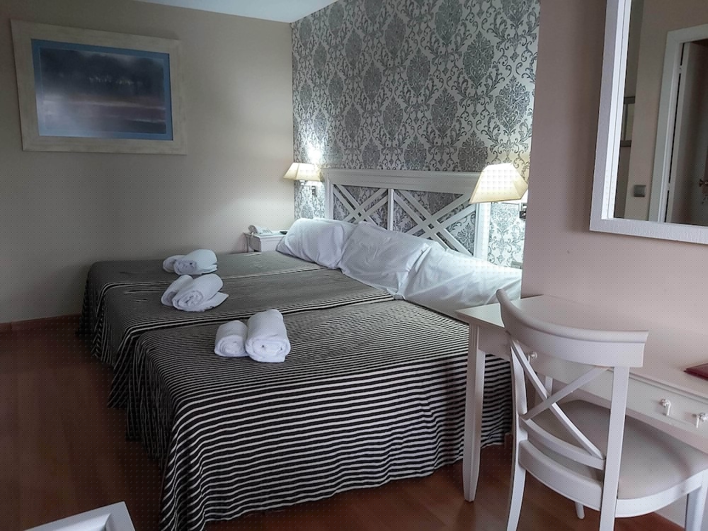 Hotel El Castell 9/48