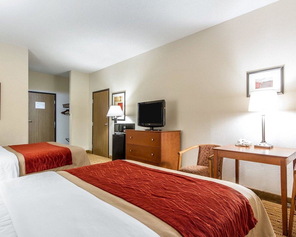 Quality Inn & Suites Eau Claire University Area 13/27