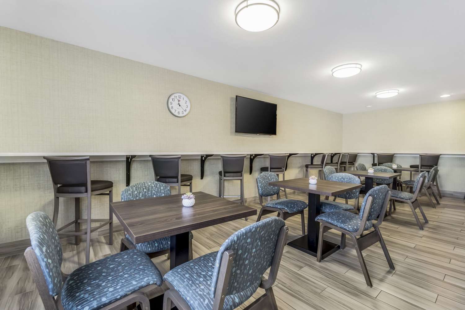 Quality Inn and Suites Pacific Auburn 40/51