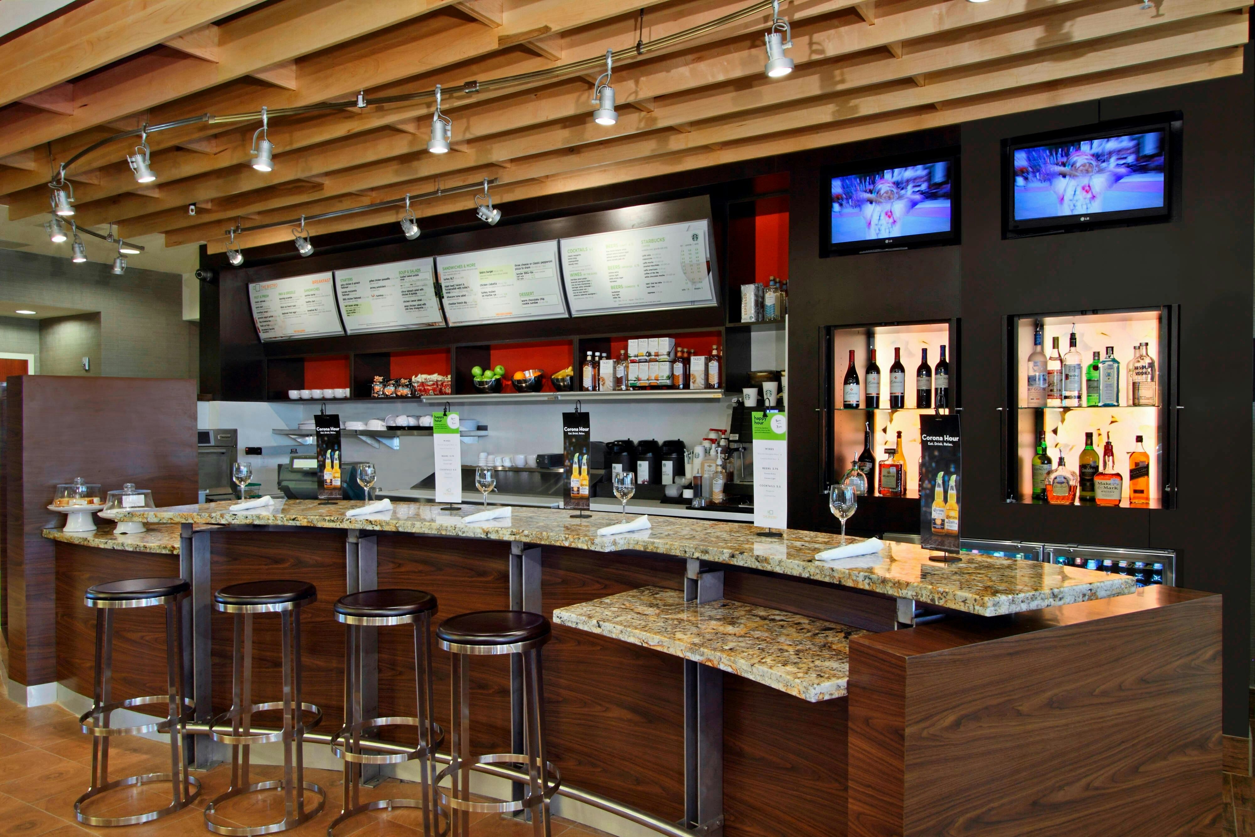 Courtyard By Marriott Victoria 12/18