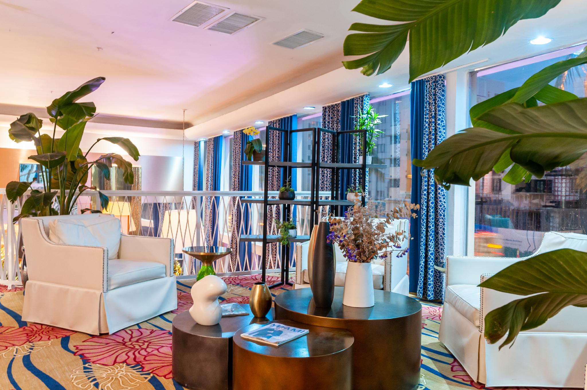 JUNIOR SUITE, 2 QUEEN BEDS