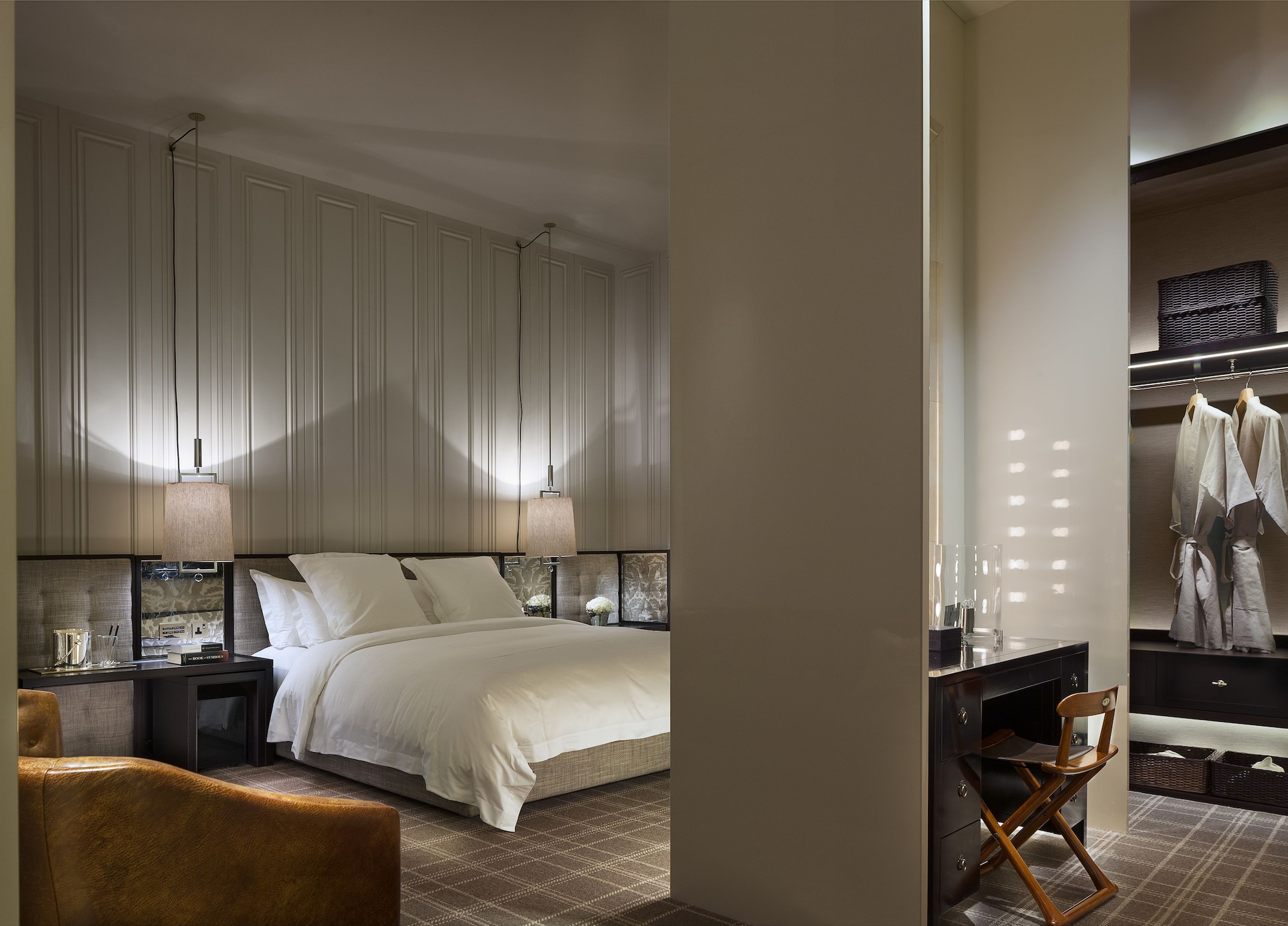 SIGNATURE, NOBLE, SUITE