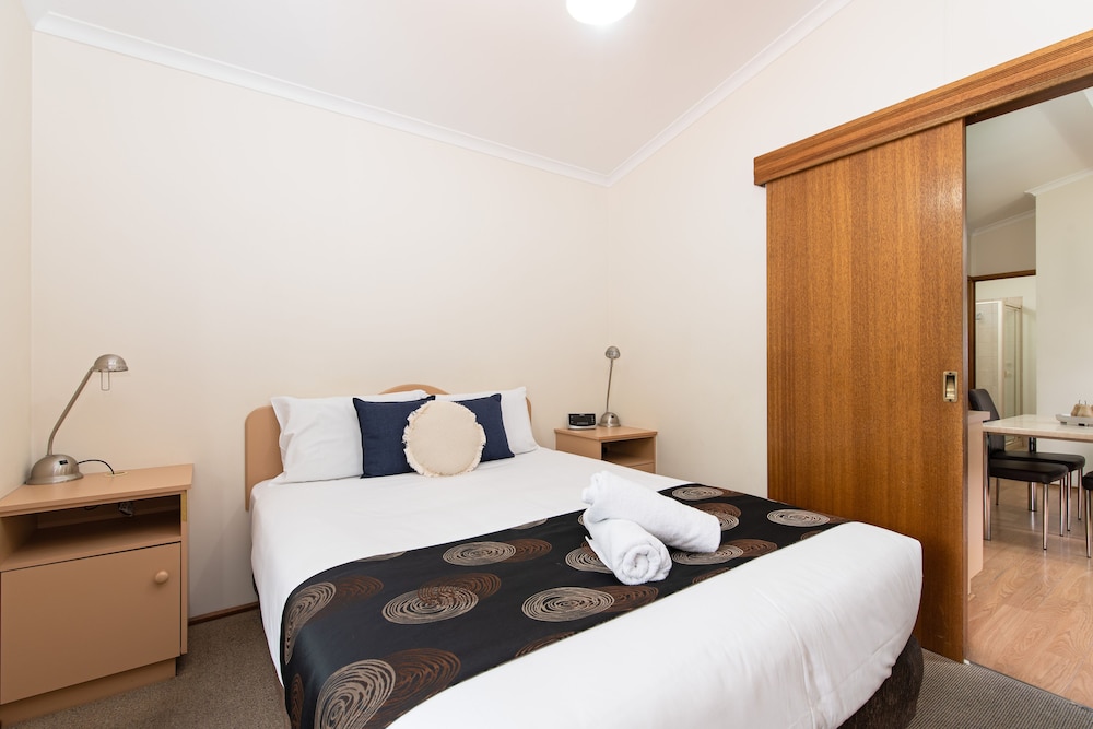 Adelaide Caravan Park 17/67