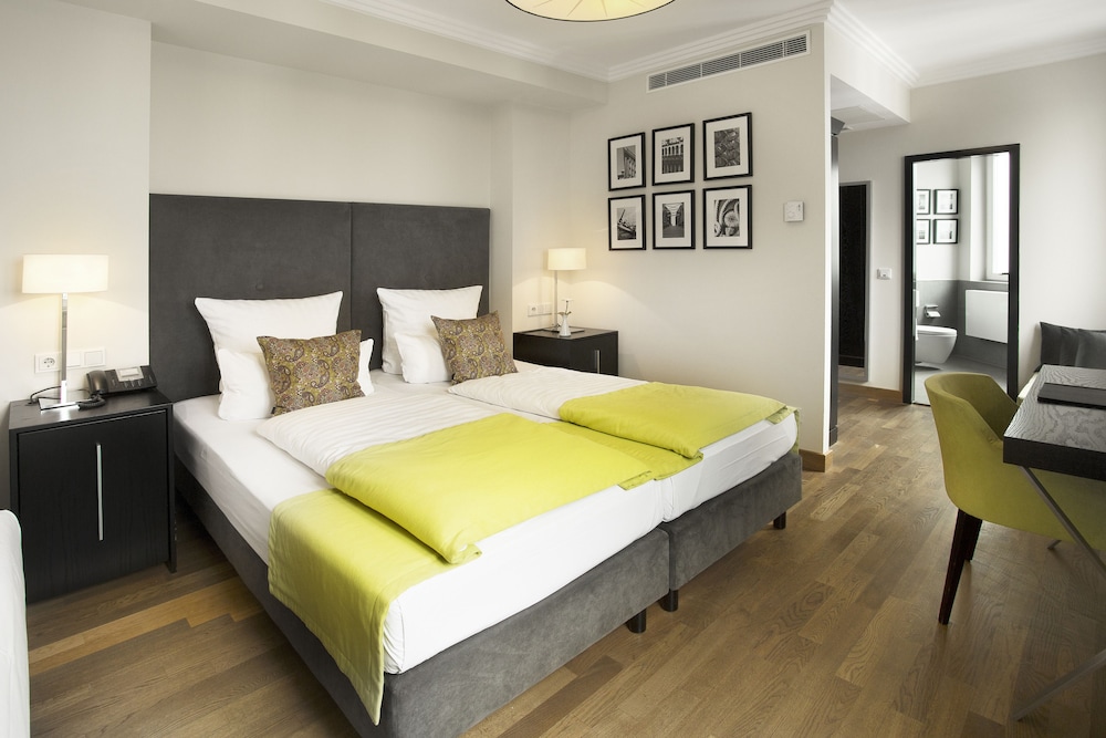 SUPERIOR, DOUBLE OR TWIN BED