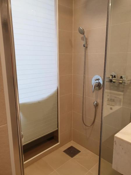 Deluxe, 2 Double Beds, King Bed, Lake View, Pool Access، SkyBay Hotel Gyeongpo 6/7