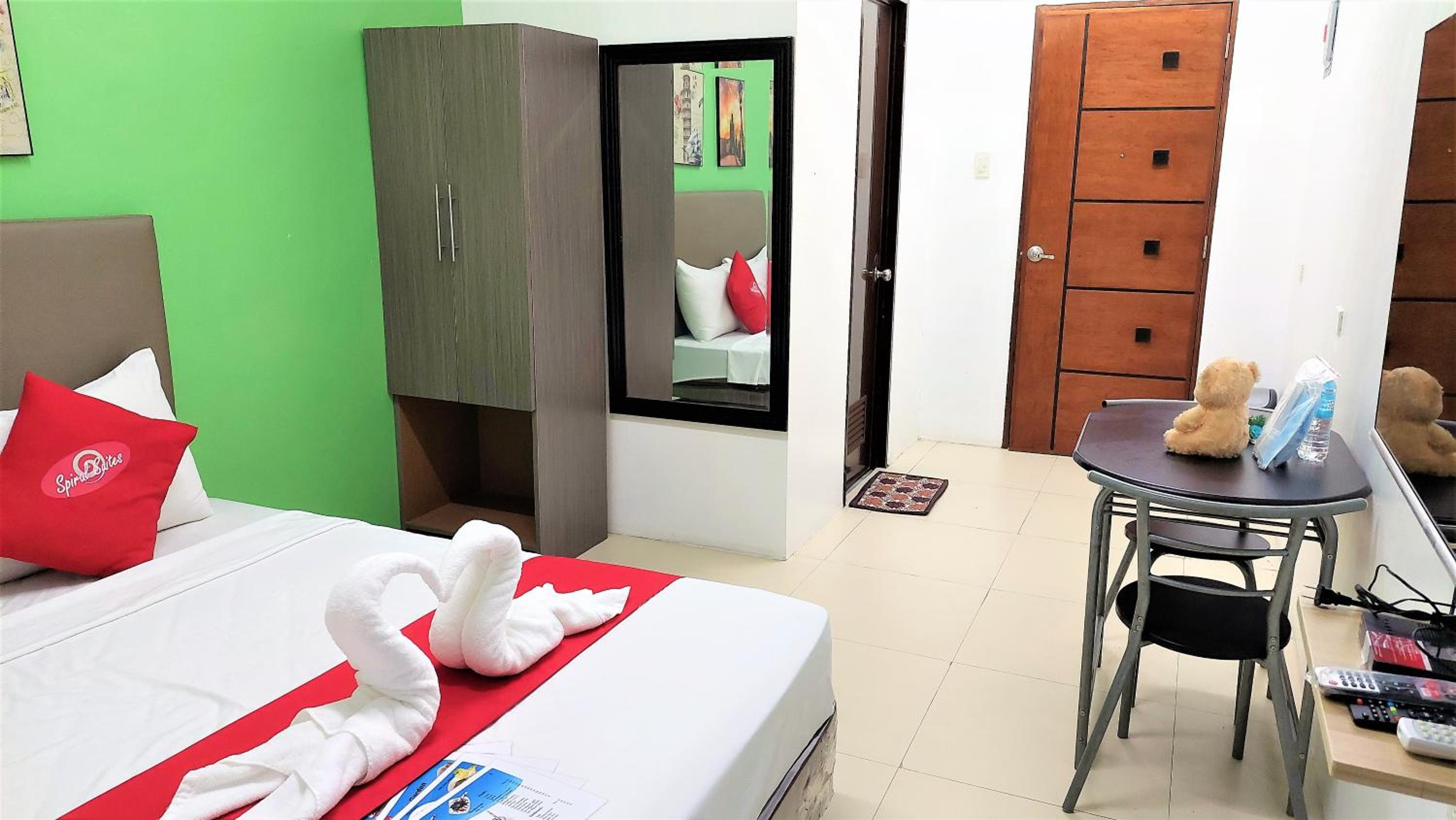Oyo 108 Spiral Suites 18/50