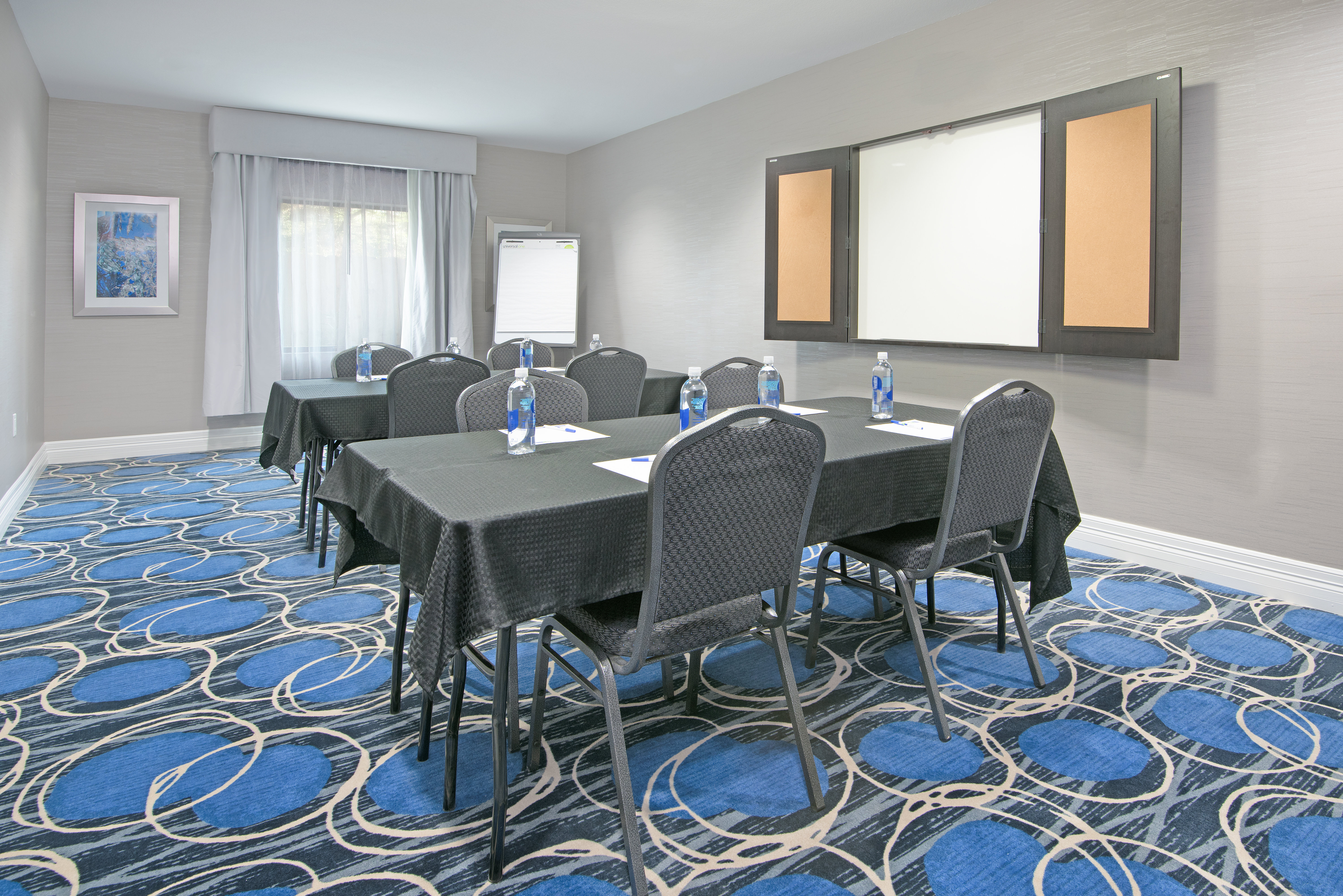 Holiday Inn Express Suites Houston North Iah Area 41/44