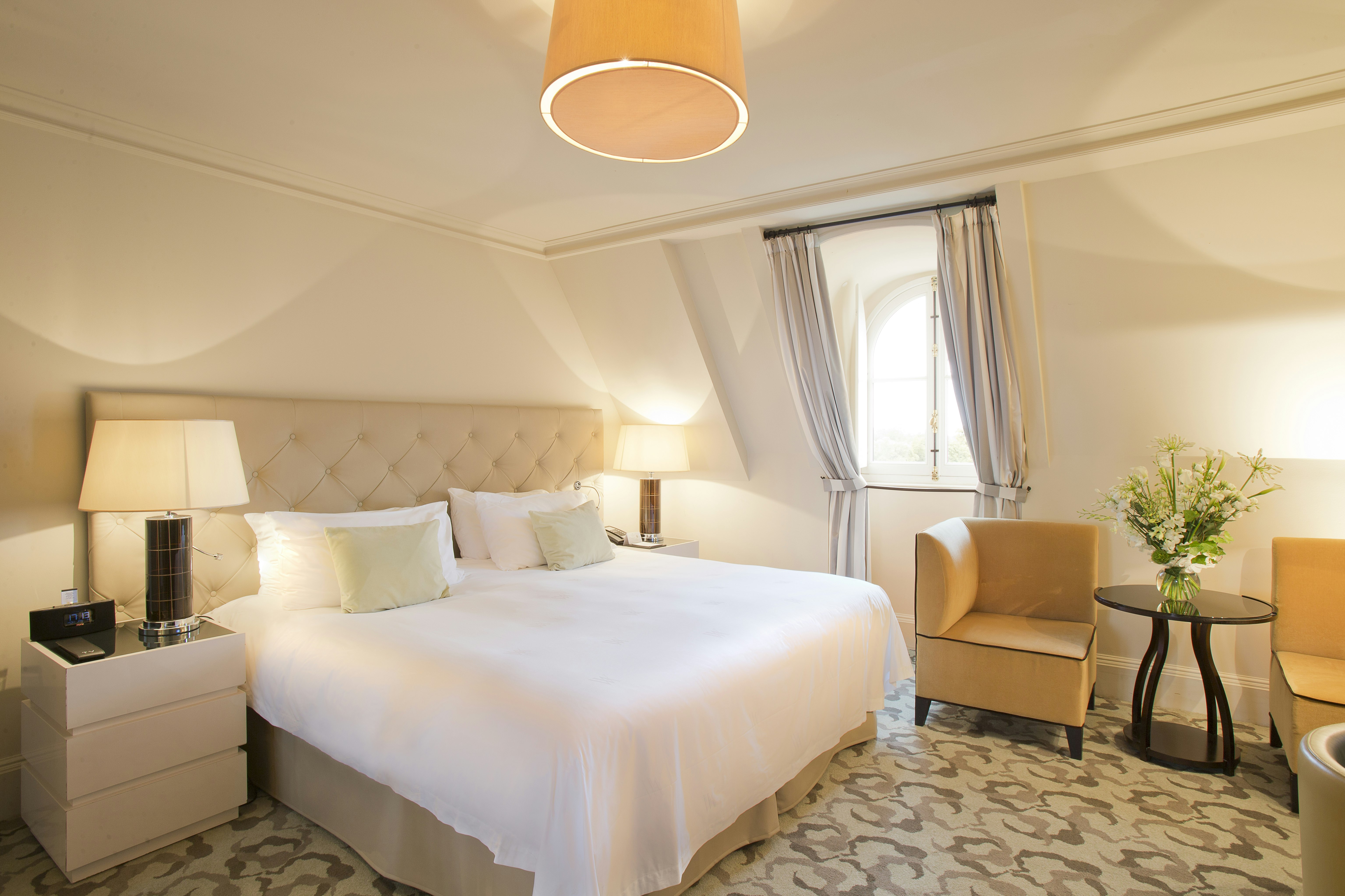Palace, Mansard, King Bed